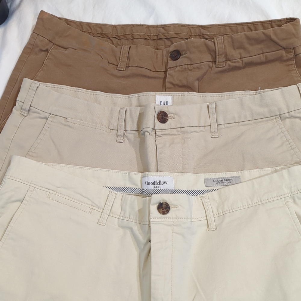 Bundle Of Men's Flat Front Chinos - Gap, Goodfellow&Co And Cremieux Size 36